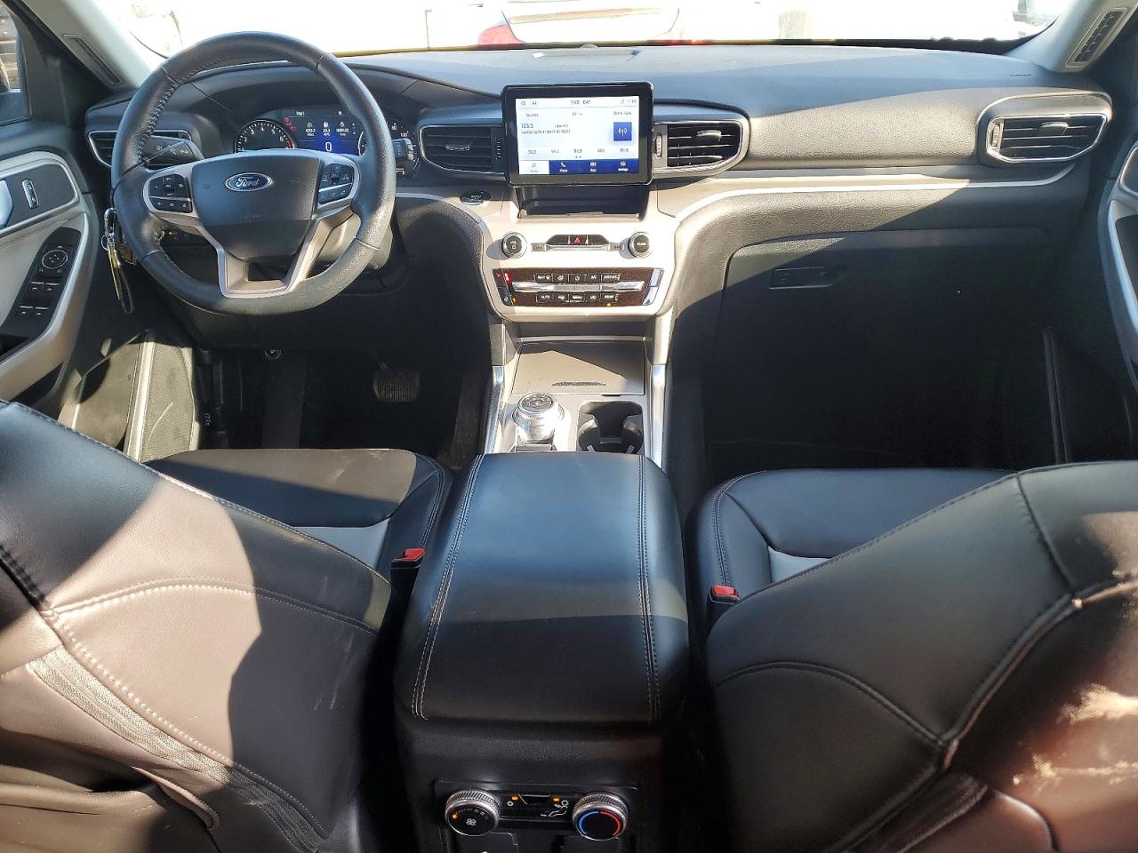 2023 FORD EXPLORER XLT photo 8