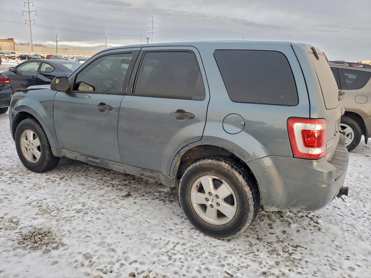 2011 FORD ESCAPE XLS photo 2