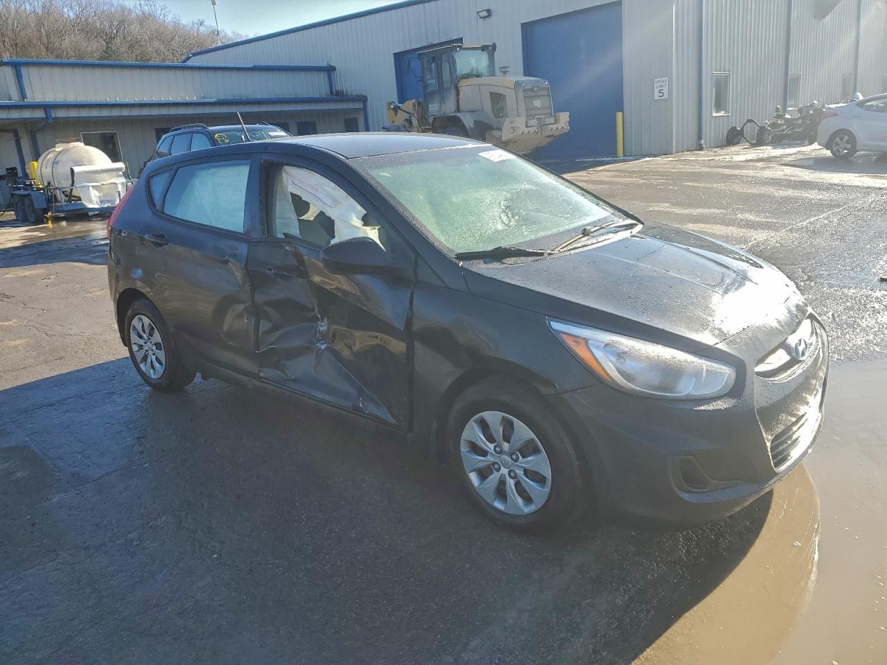 2017 HYUNDAI ACCENT SE photo 4