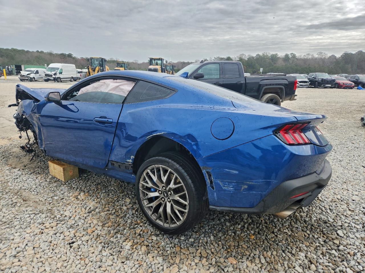 2024 FORD MUSTANG GT photo 2