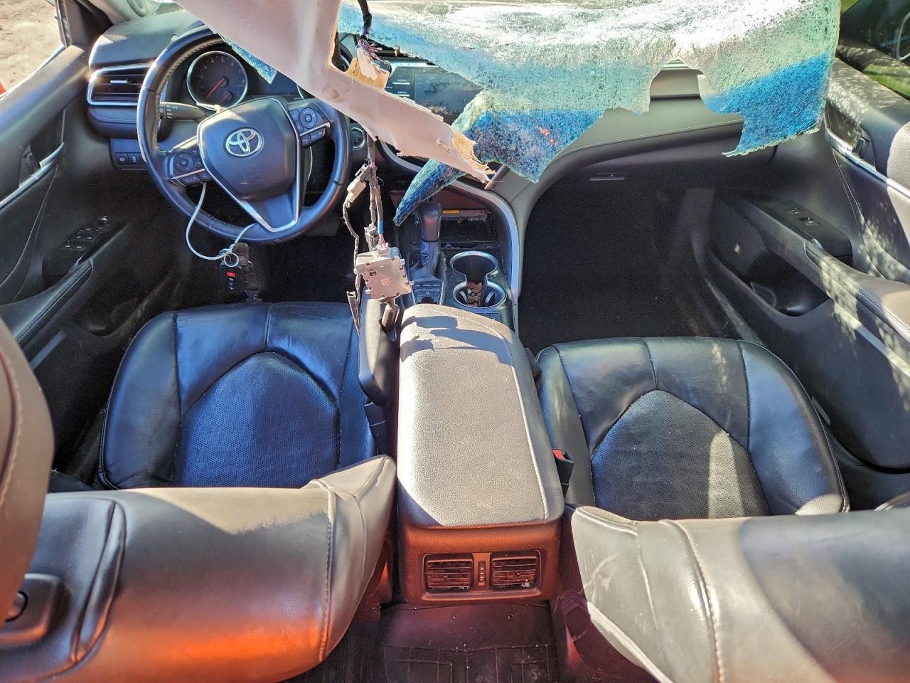 2018 TOYOTA CAMRY XSE photo 8