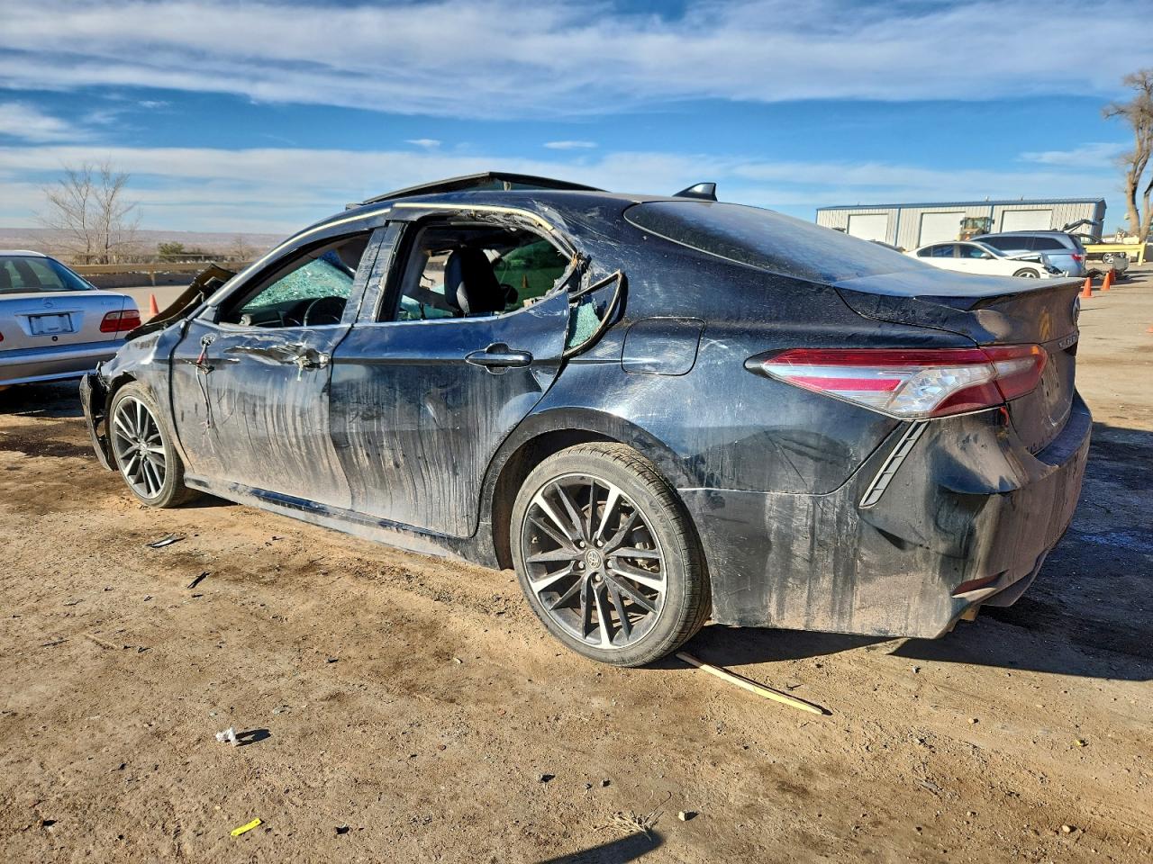 2018 TOYOTA CAMRY XSE photo 2