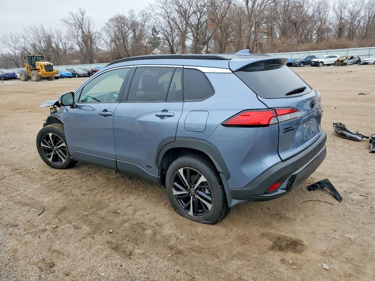 2023 TOYOTA COROLLA CROSS LE photo 2