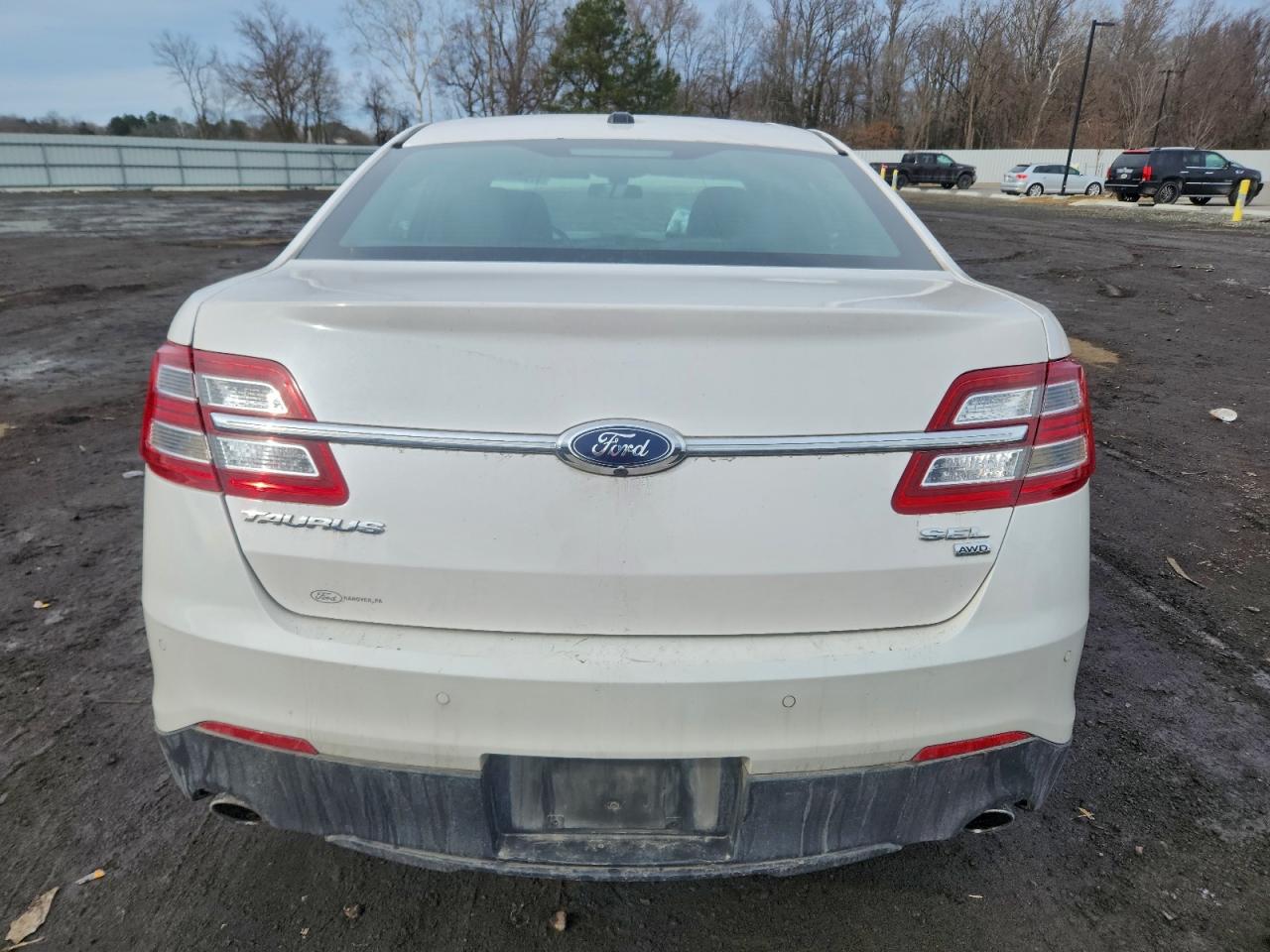 2019 FORD TAURUS SEL photo 6