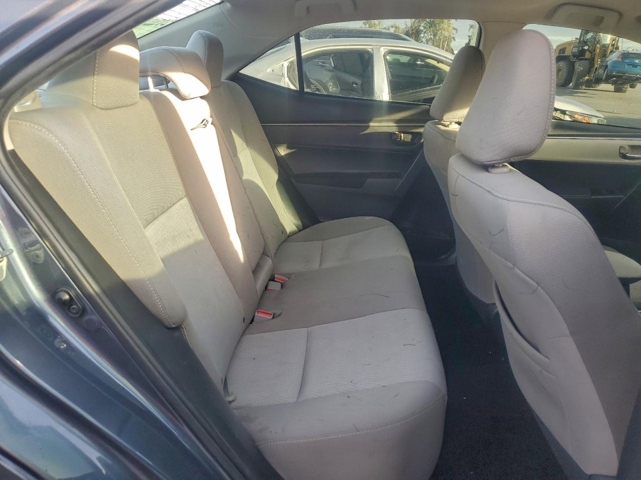 2016 TOYOTA COROLLA LE photo 10