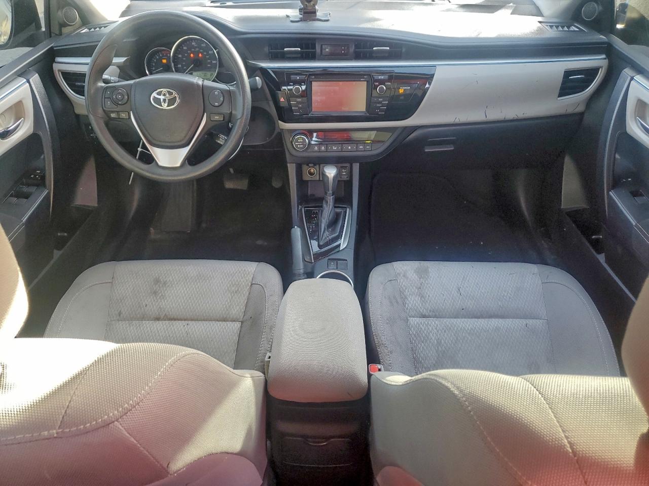 2016 TOYOTA COROLLA LE photo 8
