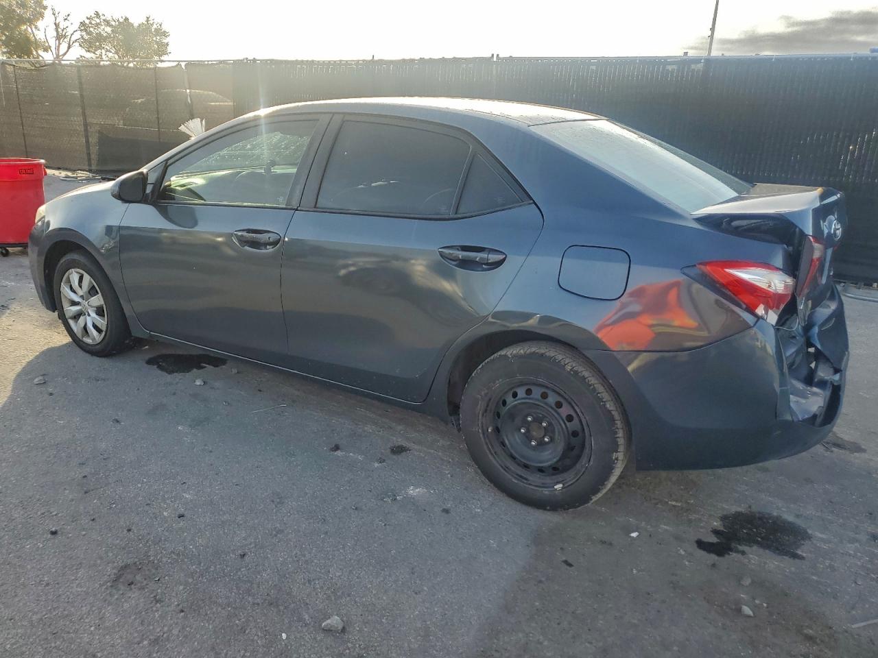 2016 TOYOTA COROLLA LE photo 2