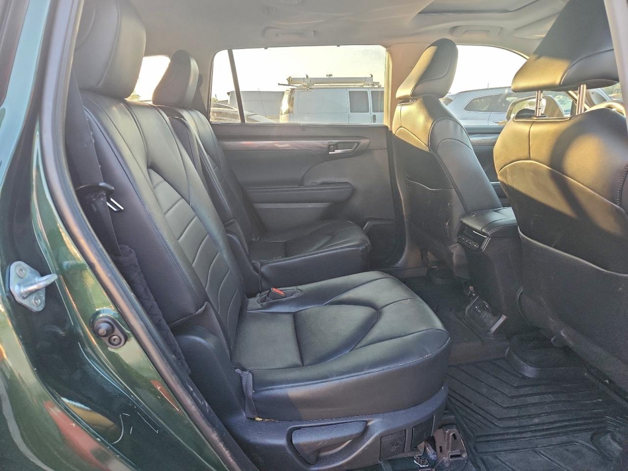 2024 TOYOTA HIGHLANDER HYBRID LIMITED photo 11