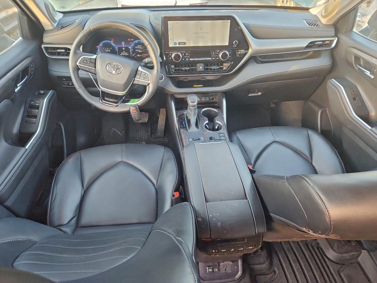 2024 TOYOTA HIGHLANDER HYBRID LIMITED photo 8