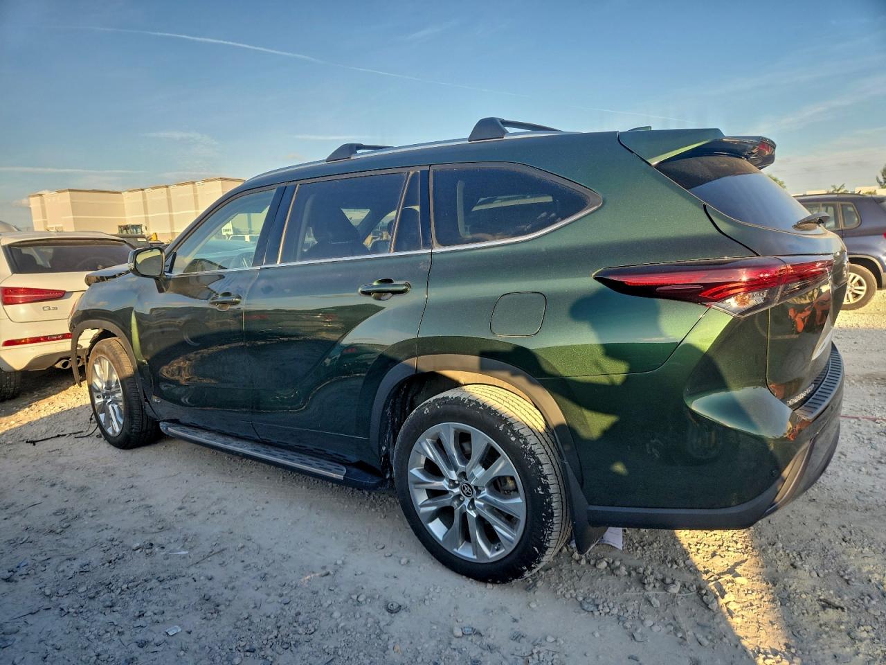 2024 TOYOTA HIGHLANDER HYBRID LIMITED photo 2