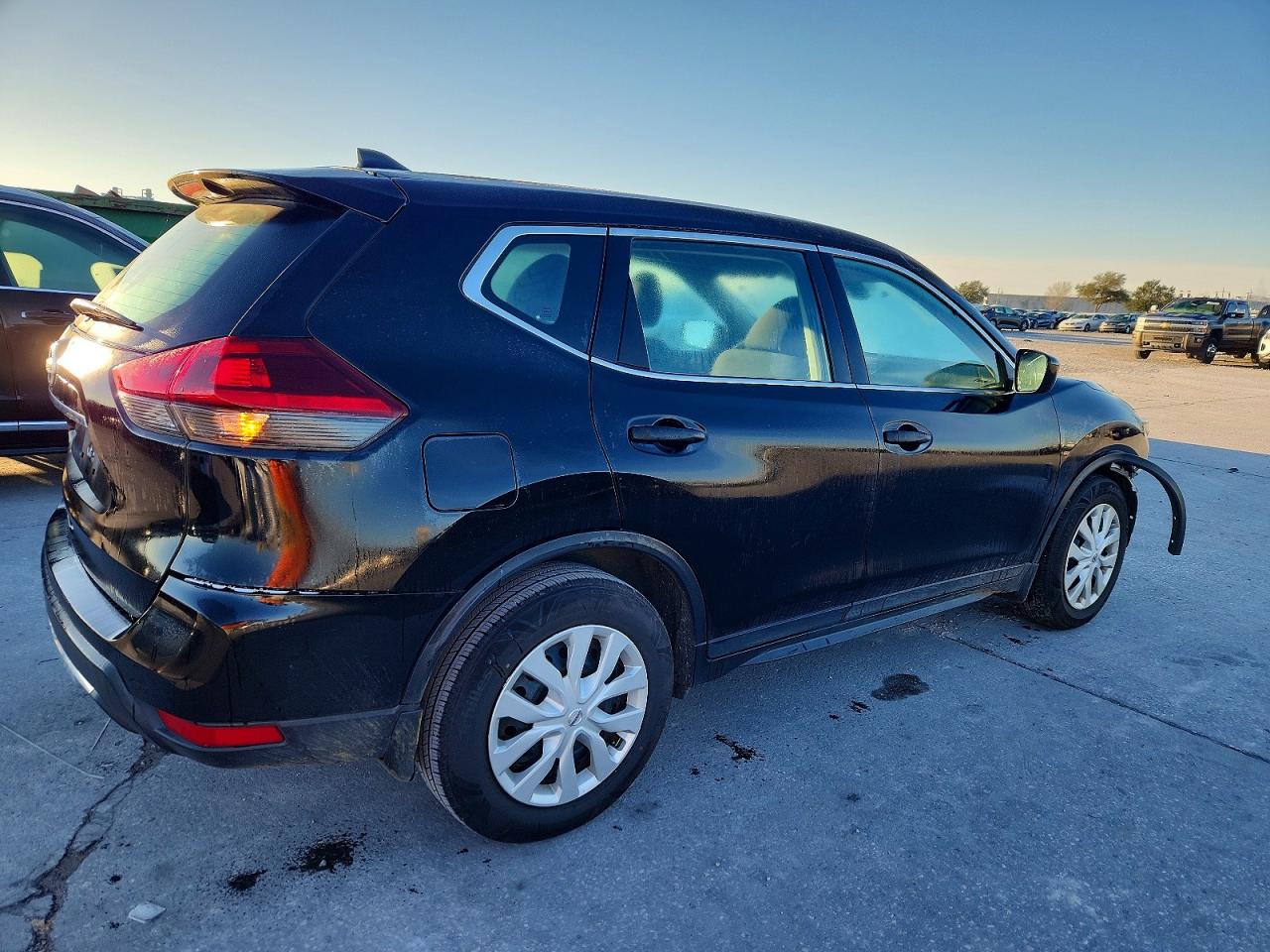 2020 NISSAN ROGUE S photo 5