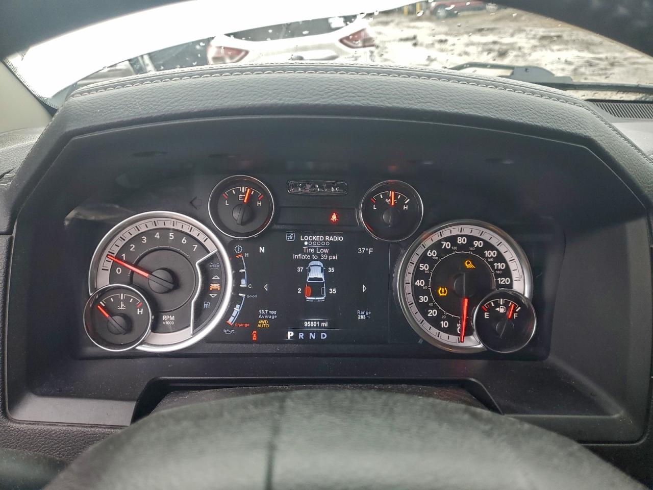 2018 RAM 1500 SPORT photo 9