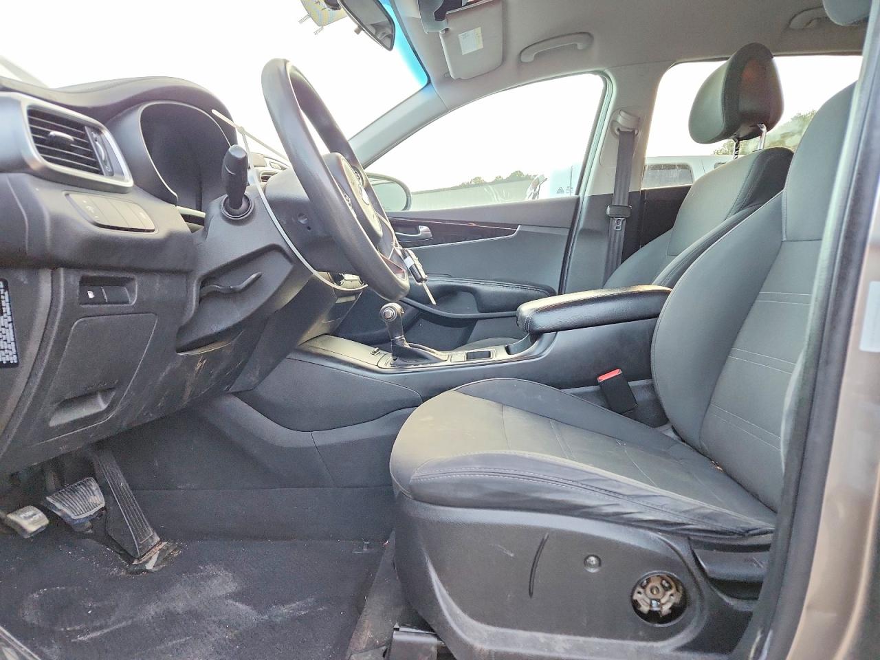 2016 KIA SORENTO LX photo 7