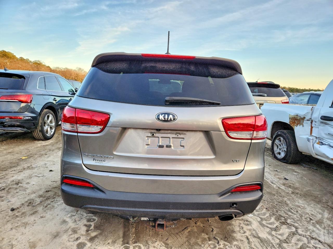 2016 KIA SORENTO LX photo 6