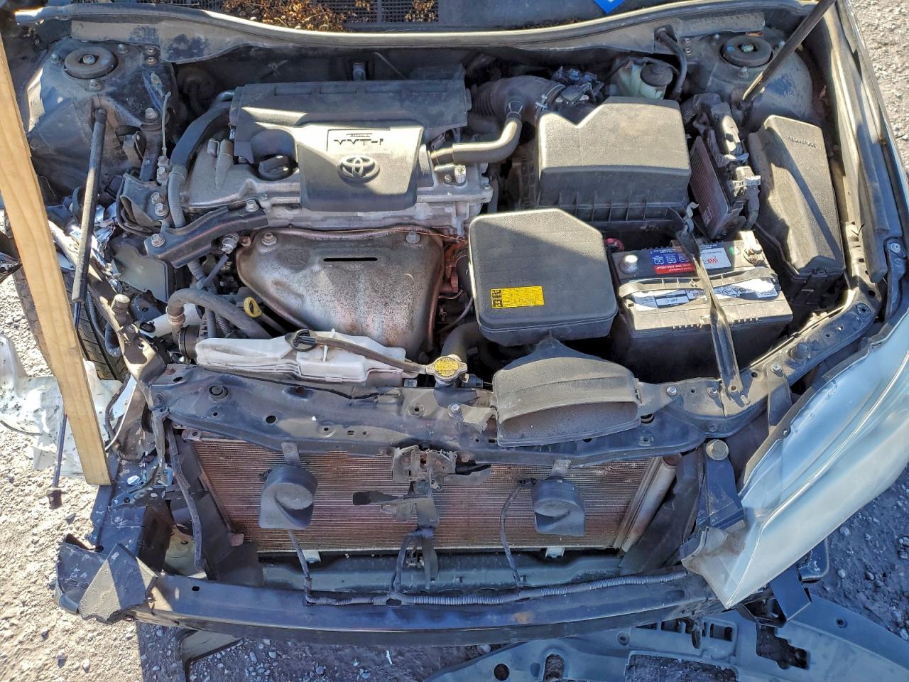 2015 TOYOTA CAMRY LE photo 11