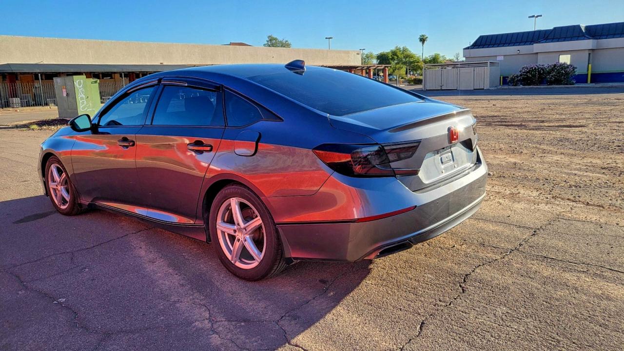 2018 HONDA ACCORD TOURING photo 3