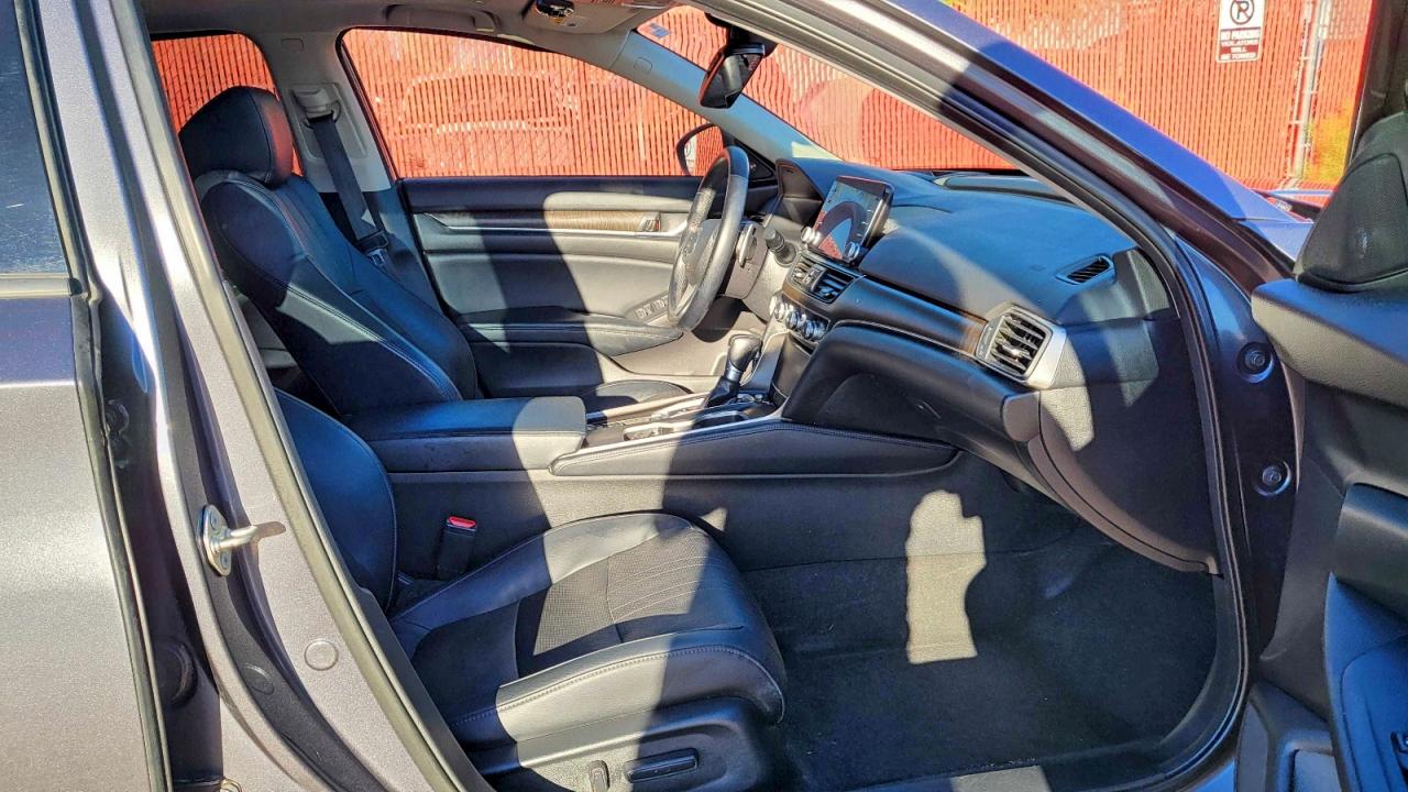 2018 HONDA ACCORD TOURING photo 5