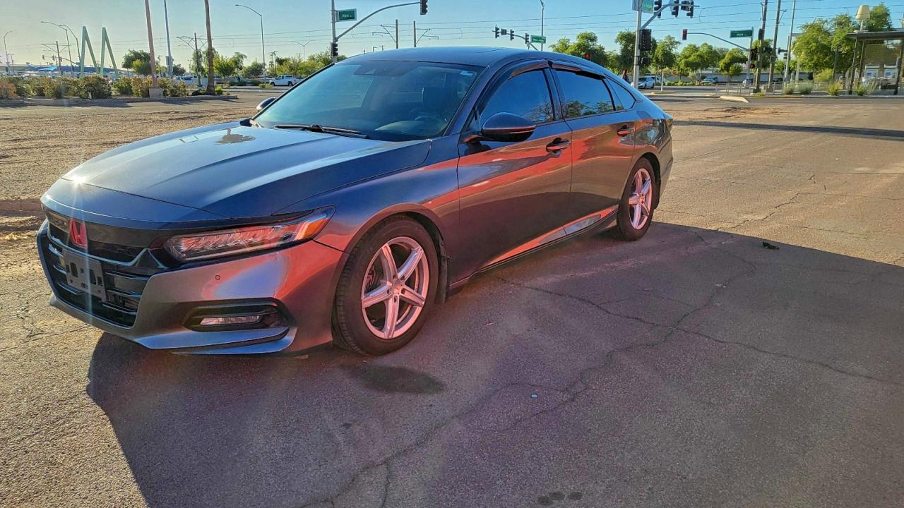 2018 HONDA ACCORD TOURING photo 2
