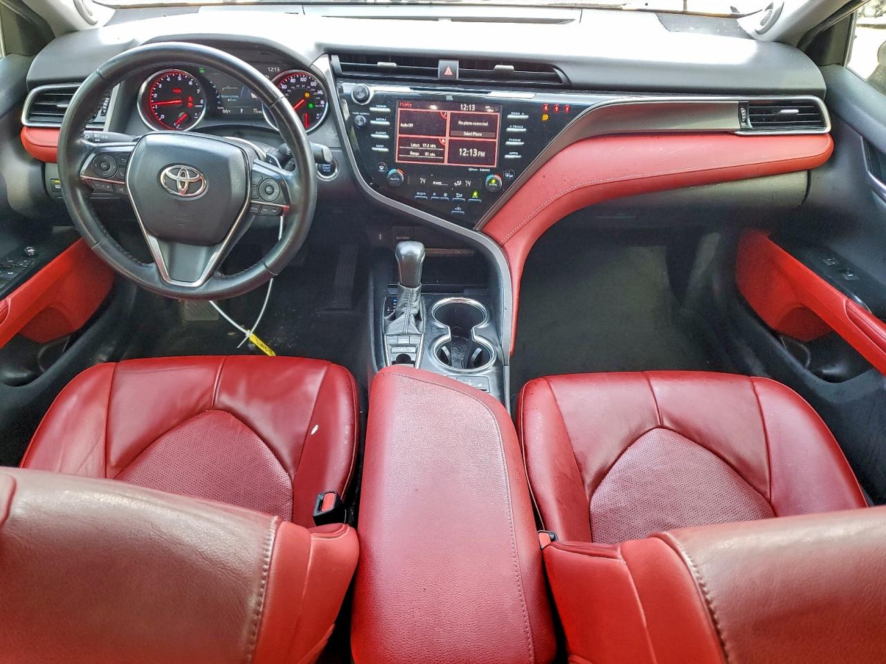 2019 TOYOTA CAMRY XSE photo 8