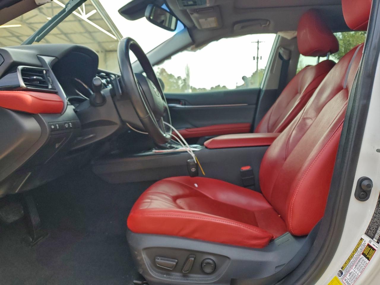 2019 TOYOTA CAMRY XSE photo 7