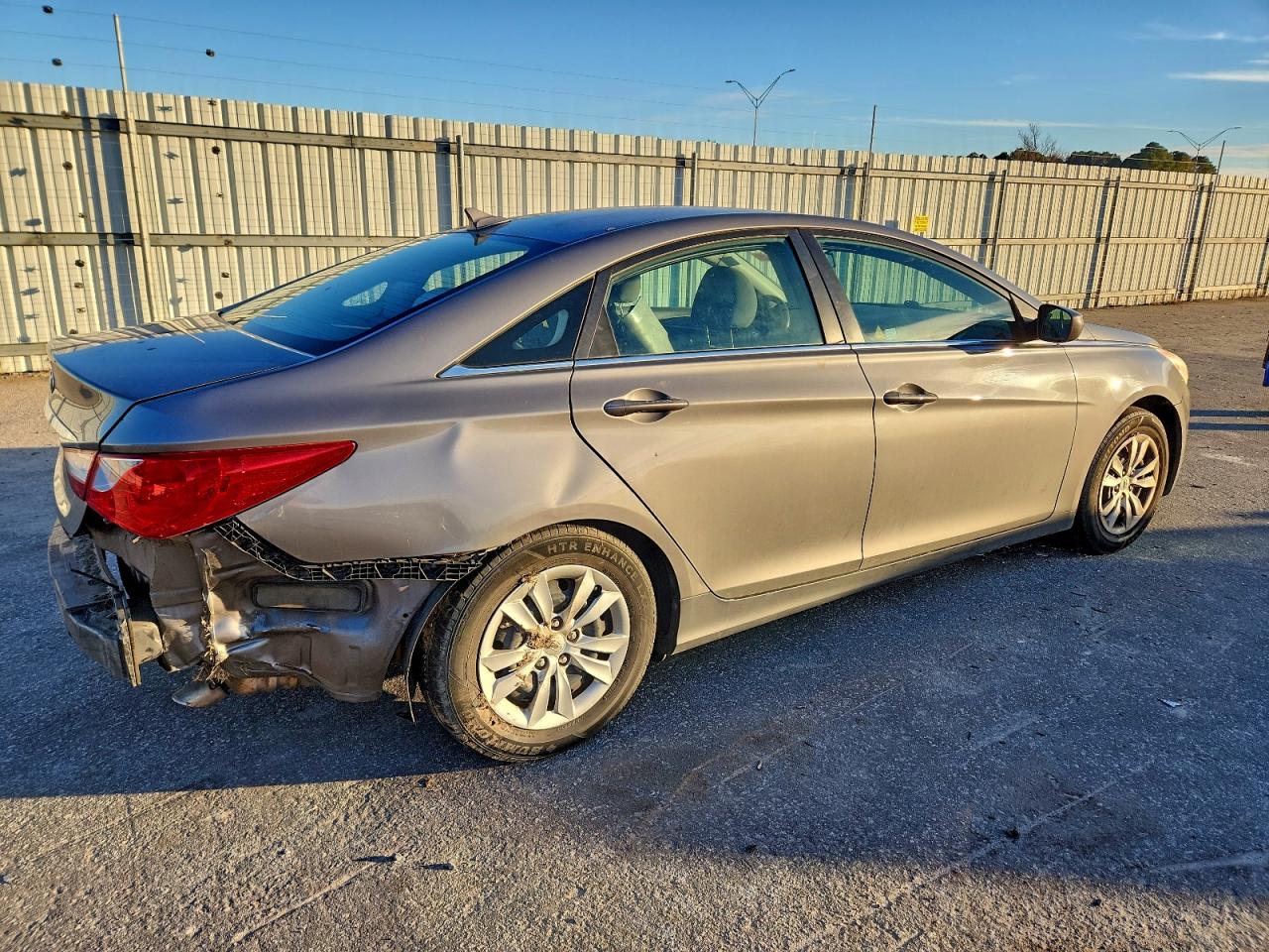 2011 HYUNDAI SONATA GLS photo 5
