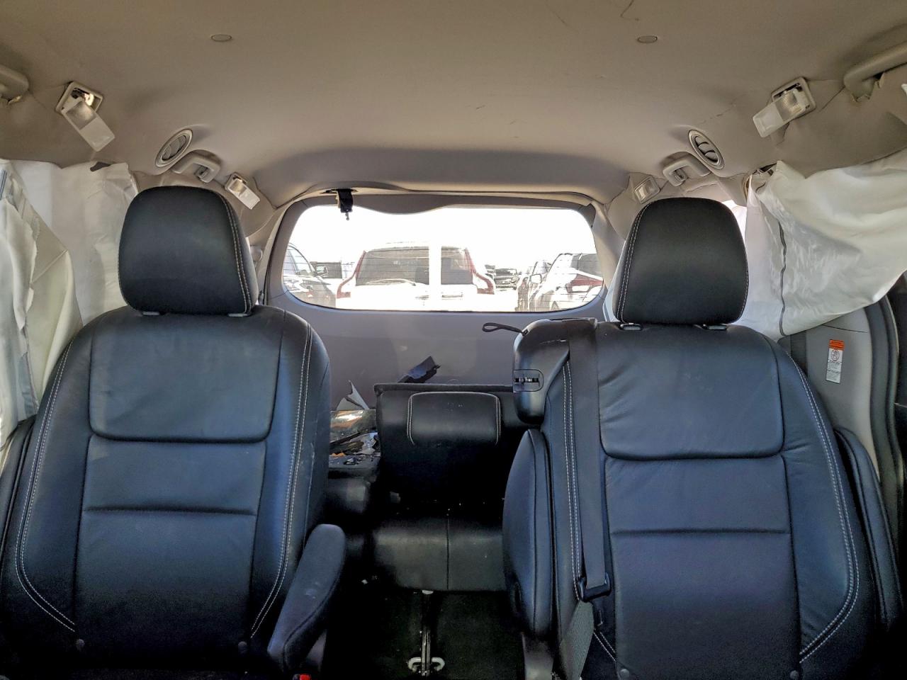 2017 TOYOTA SIENNA SE photo 19
