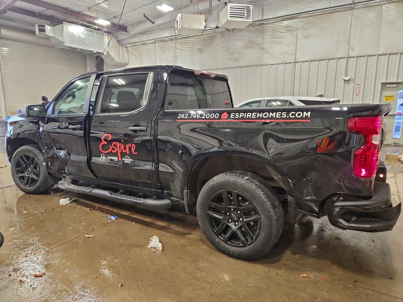2023 CHEVROLET SILVERADO K1500 CUSTOM photo 4