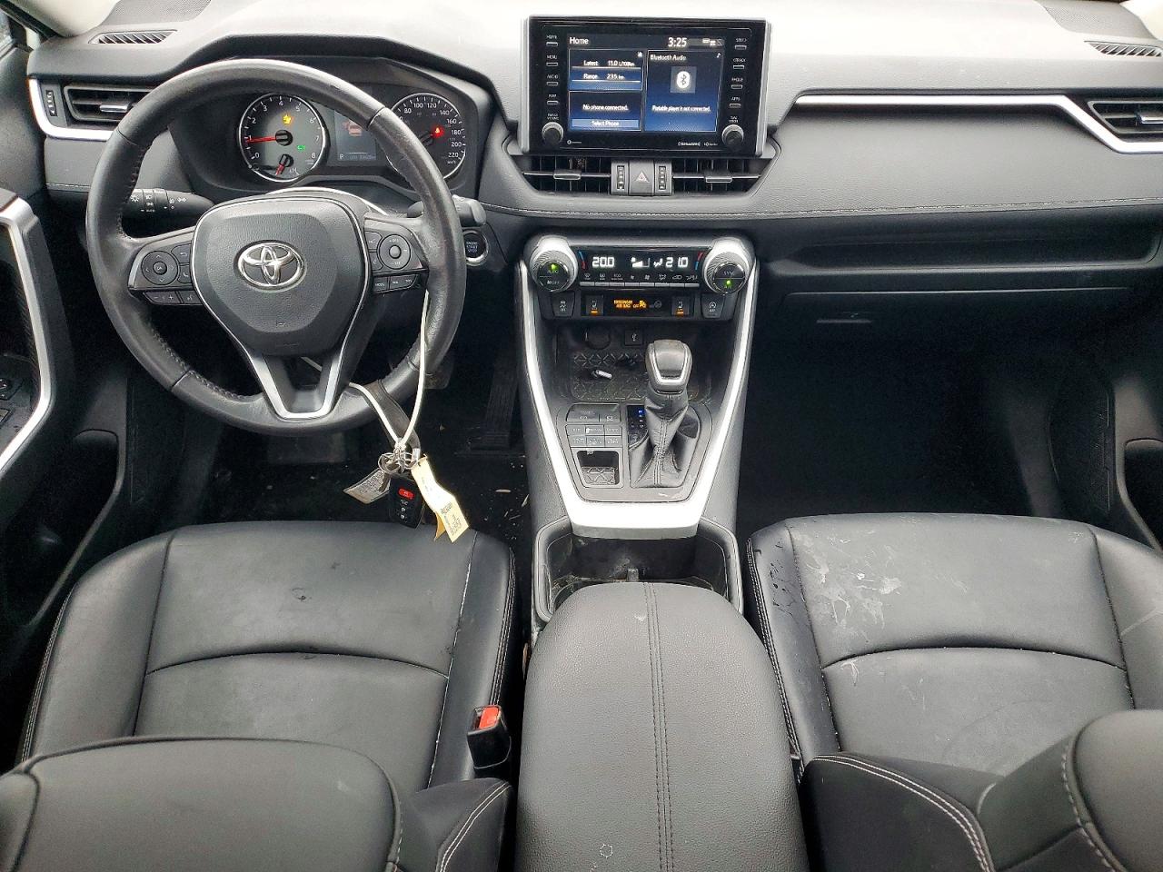2022 TOYOTA RAV4 XLE photo 8