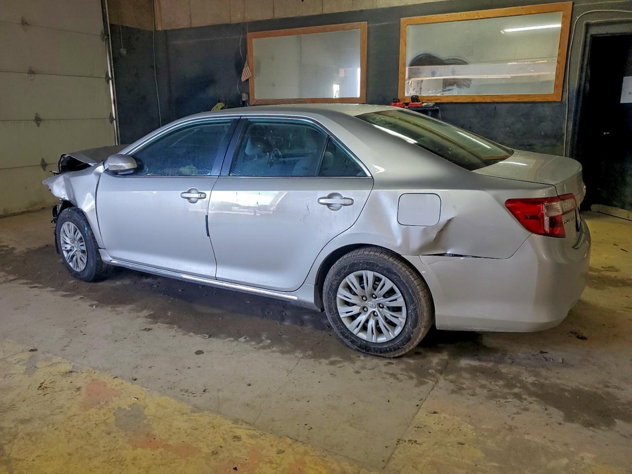 2013 TOYOTA CAMRY L photo 2