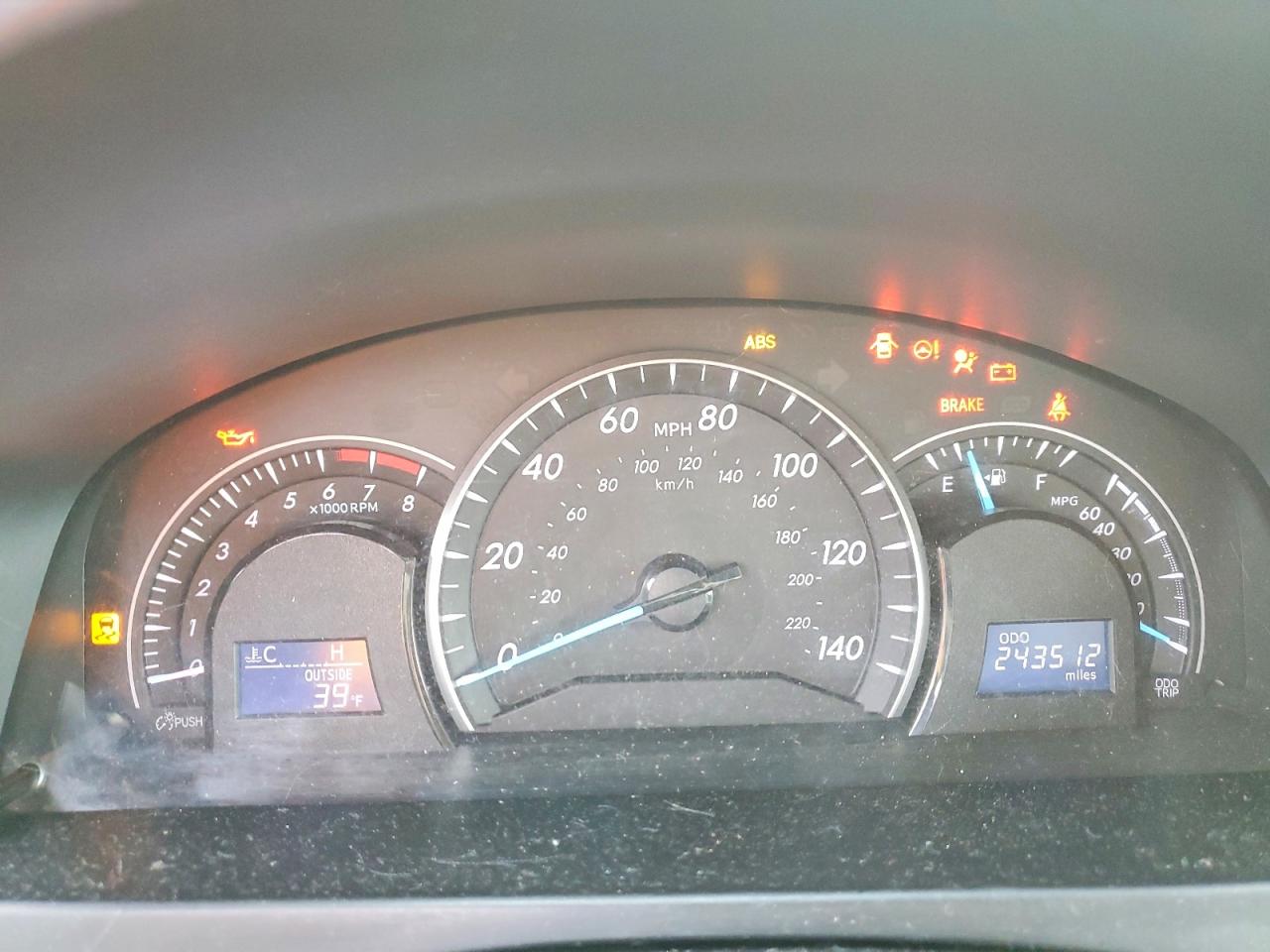 2013 TOYOTA CAMRY L photo 9