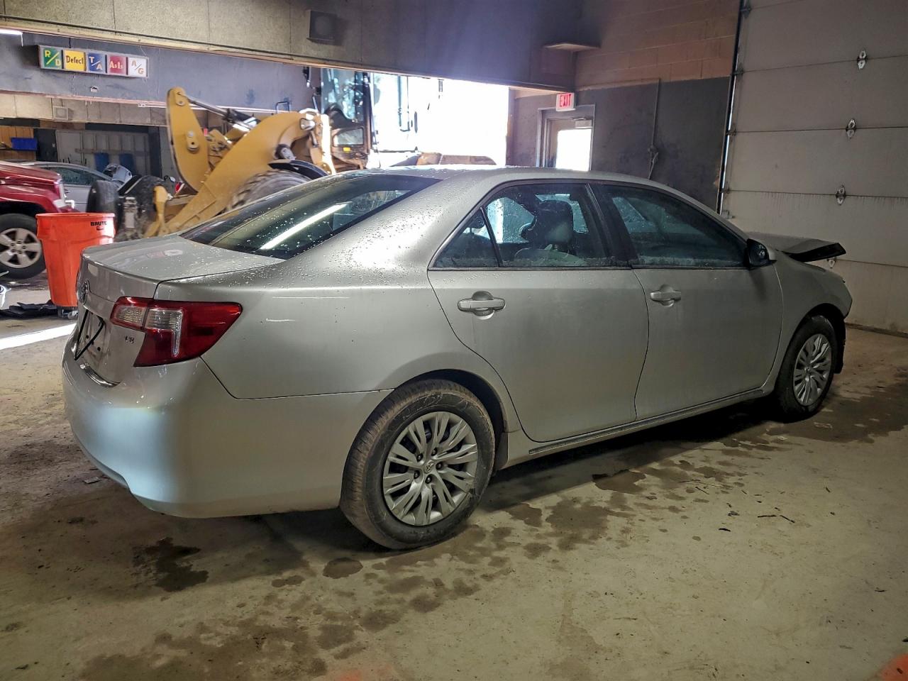 2013 TOYOTA CAMRY L photo 3