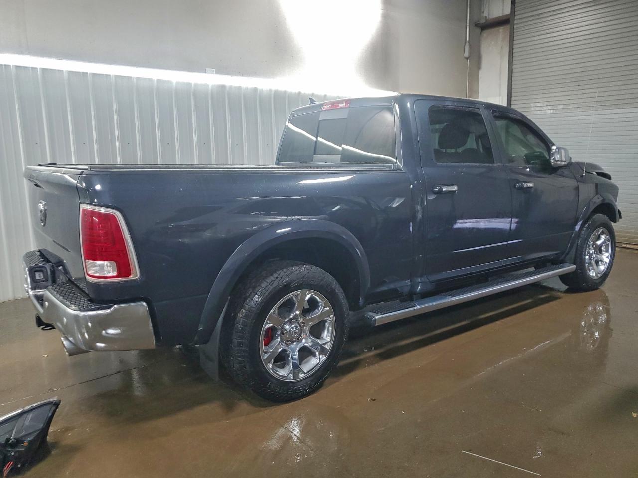 2015 RAM 1500 LARAMIE photo 7