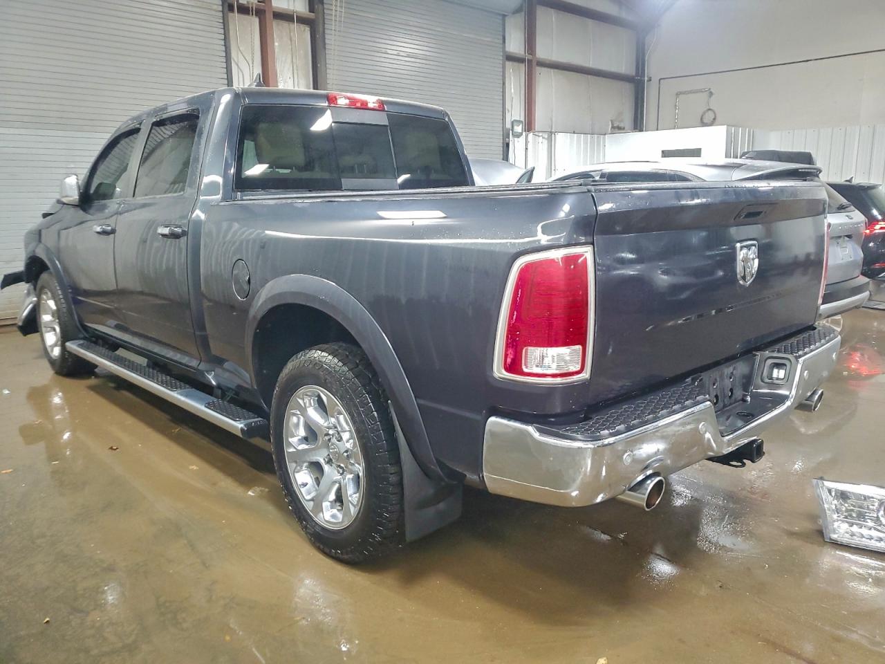 2015 RAM 1500 LARAMIE photo 4