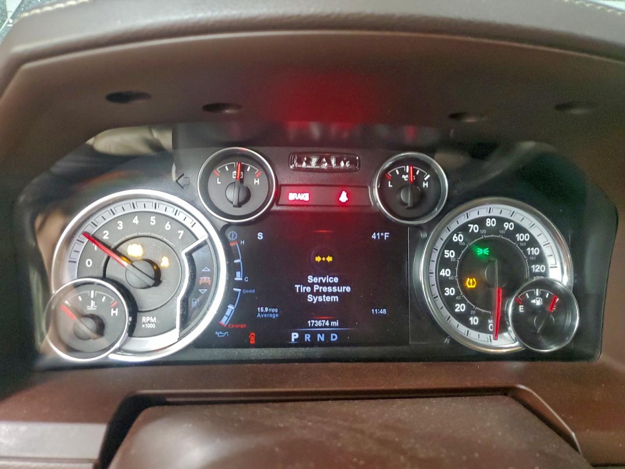 2015 RAM 1500 LARAMIE photo 25