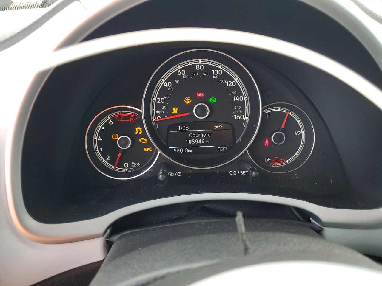 2017 VOLKSWAGEN BEETLE S/SE photo 25