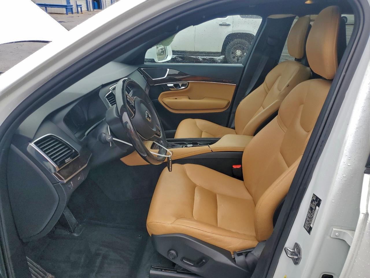 2016 VOLVO XC90 T6 photo 7