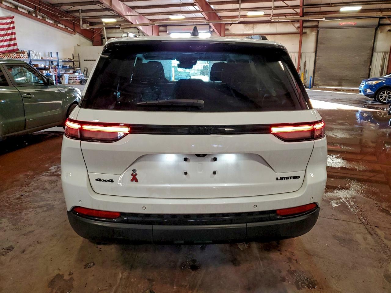 2023 JEEP GRAND CHEROKEE LIMITED photo 6