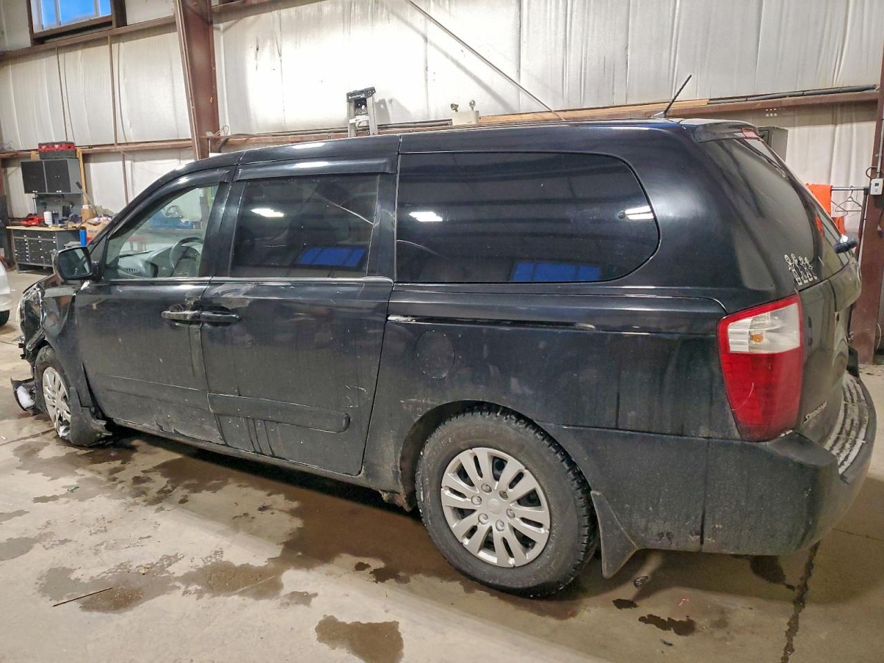 2009 KIA SEDONA LX photo 2