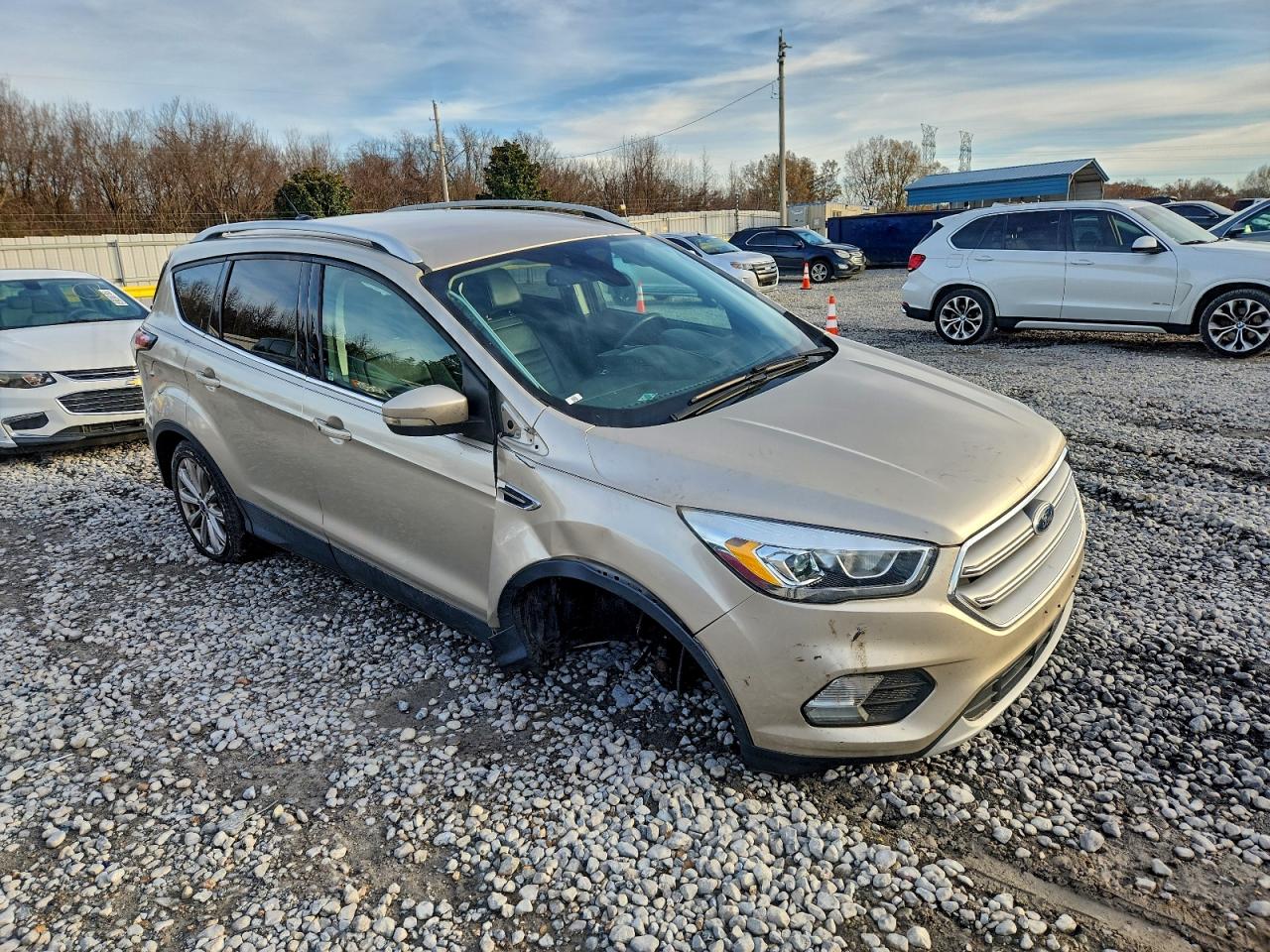 2017 FORD ESCAPE TITANIUM photo 4