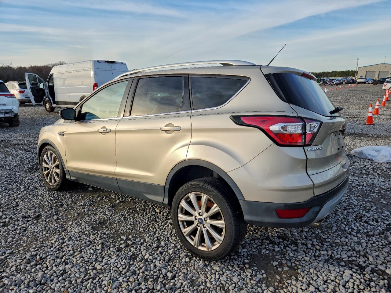 2017 FORD ESCAPE TITANIUM photo 2