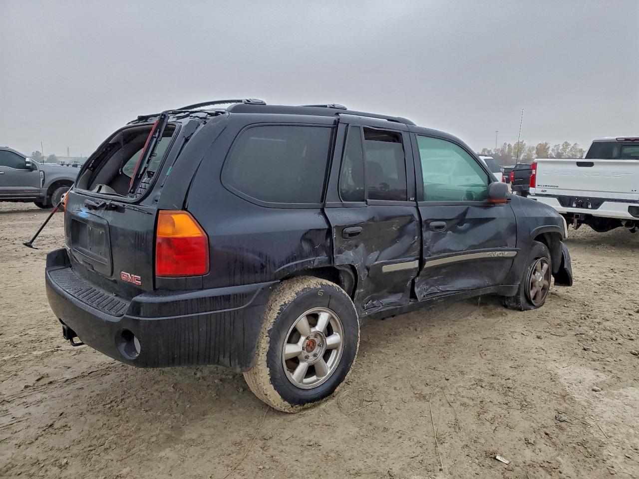 2004 GMC ENVOY photo 3