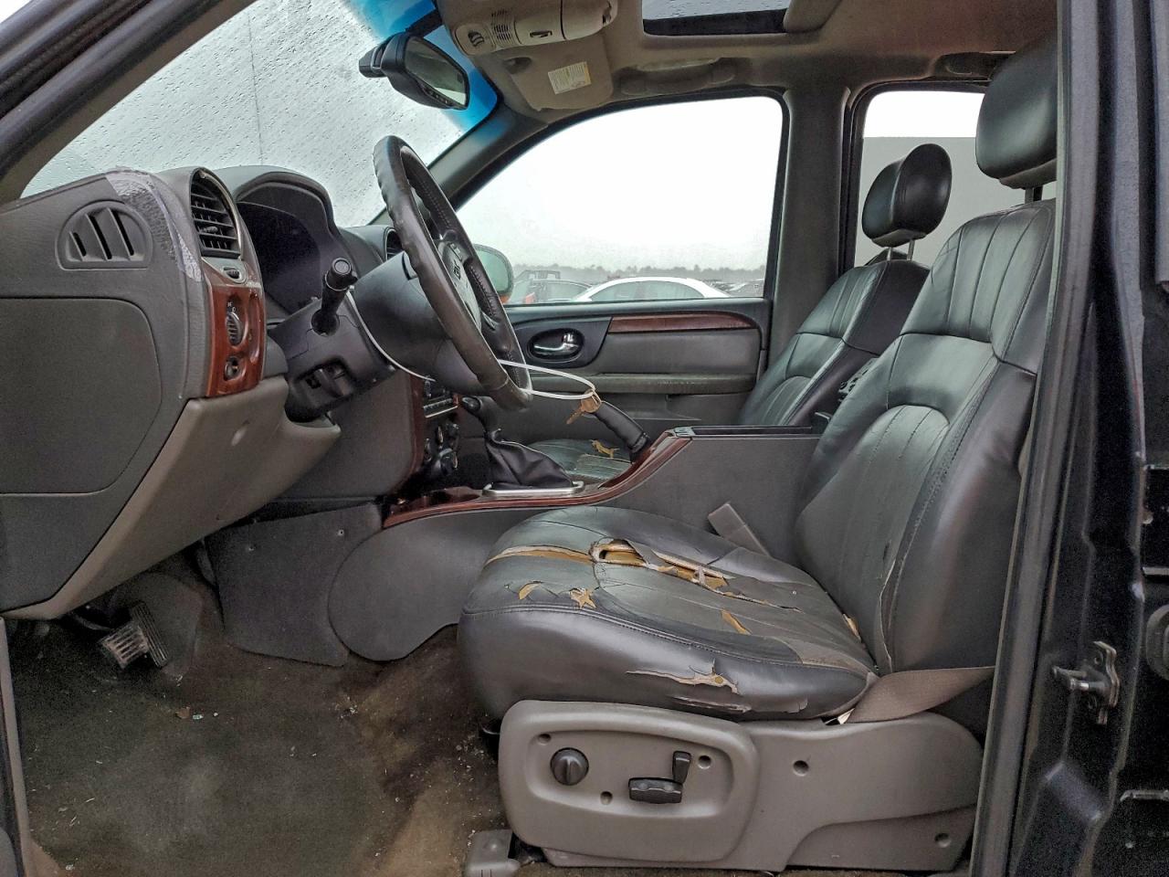 2004 GMC ENVOY photo 7