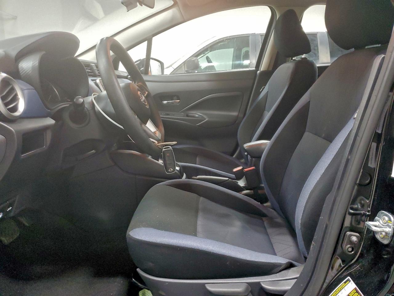 2025 NISSAN VERSA SV photo 13