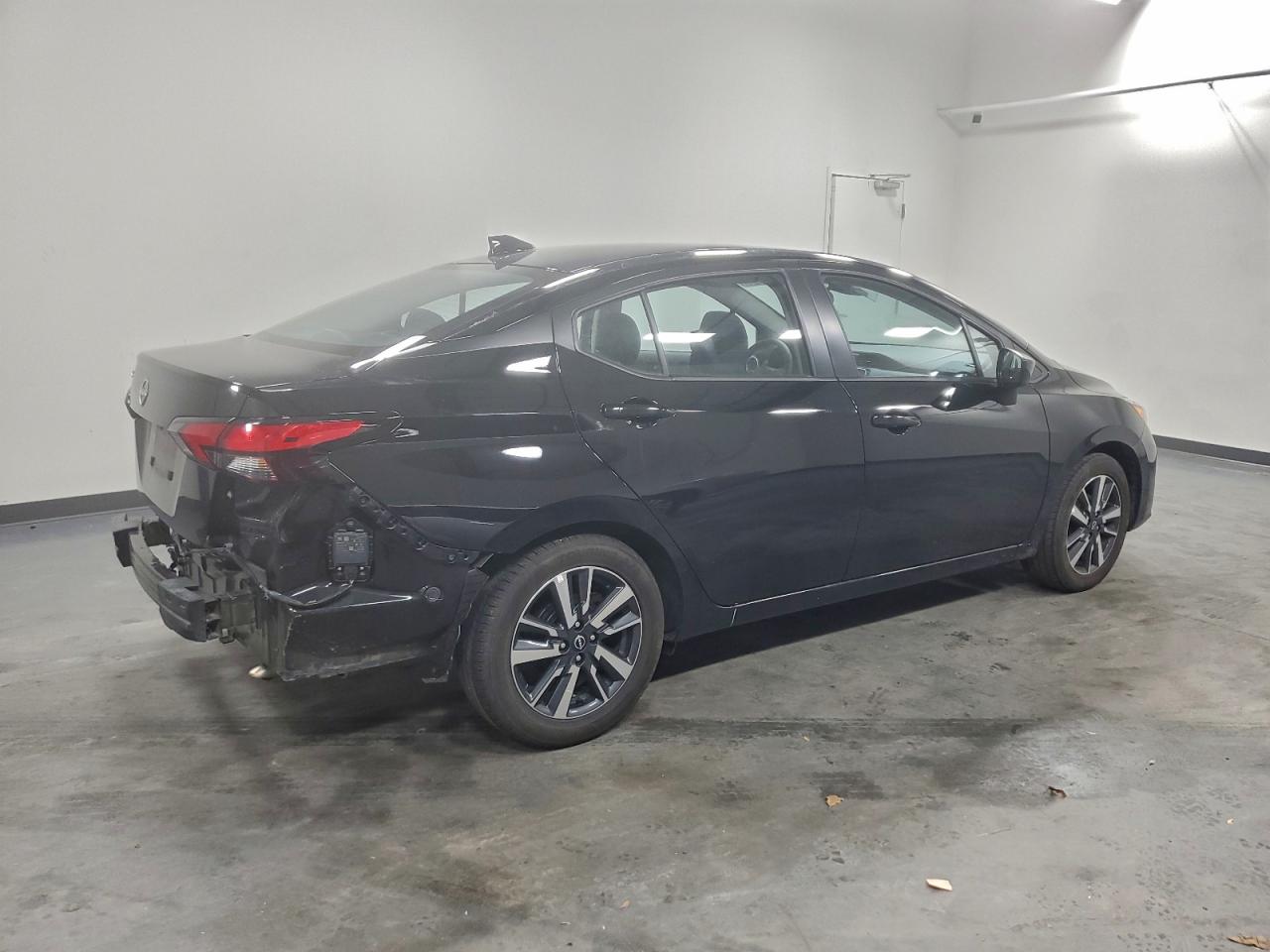 2025 NISSAN VERSA SV photo 5