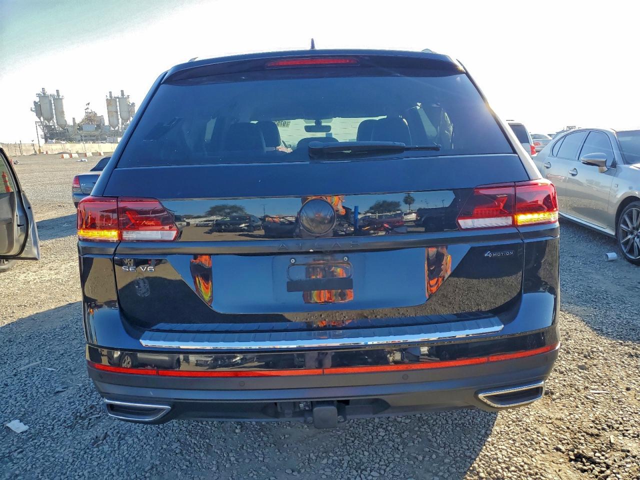2023 VOLKSWAGEN ATLAS SE photo 6