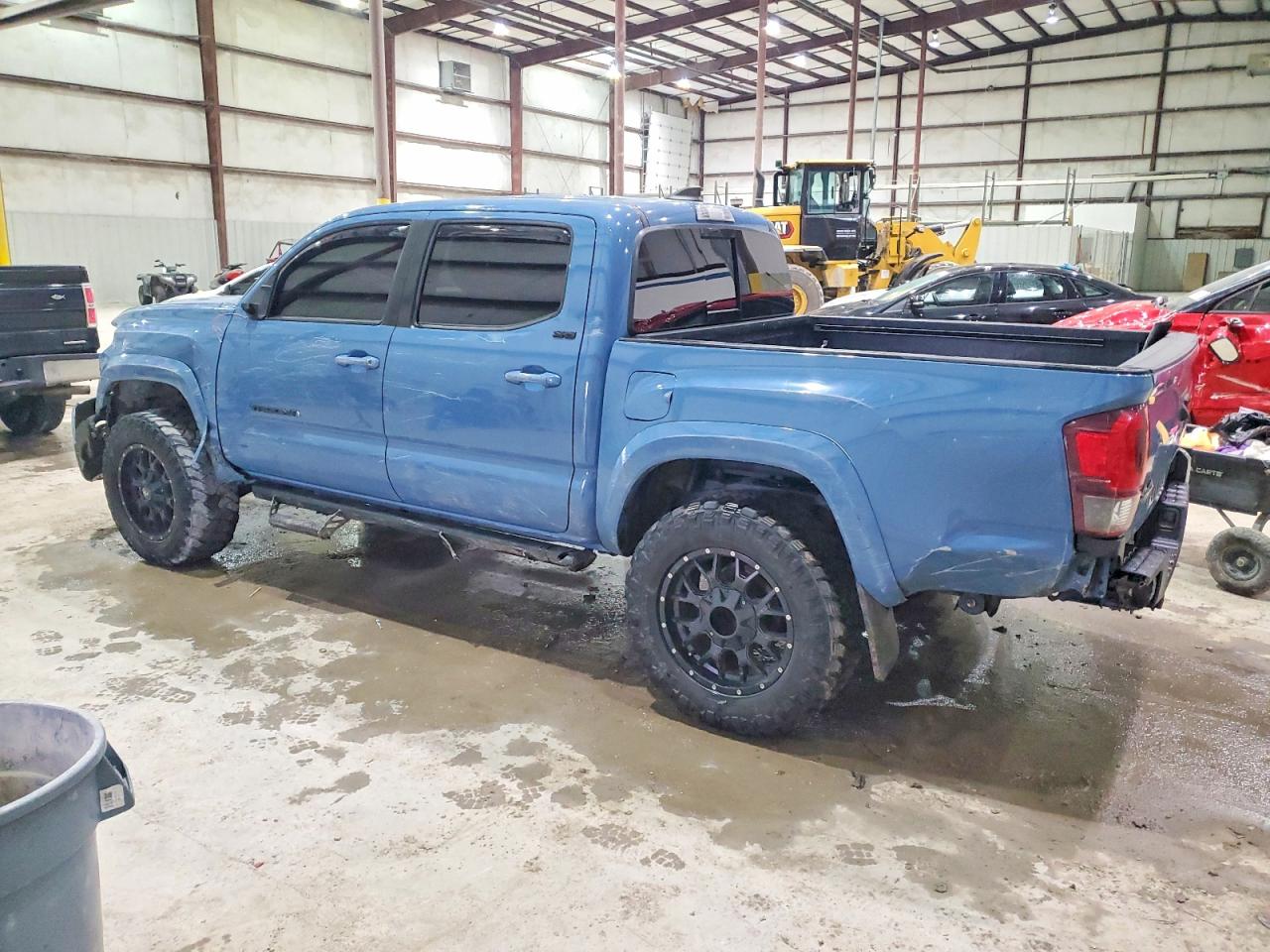 2019 TOYOTA TACOMA DOUBLE CAB photo 2