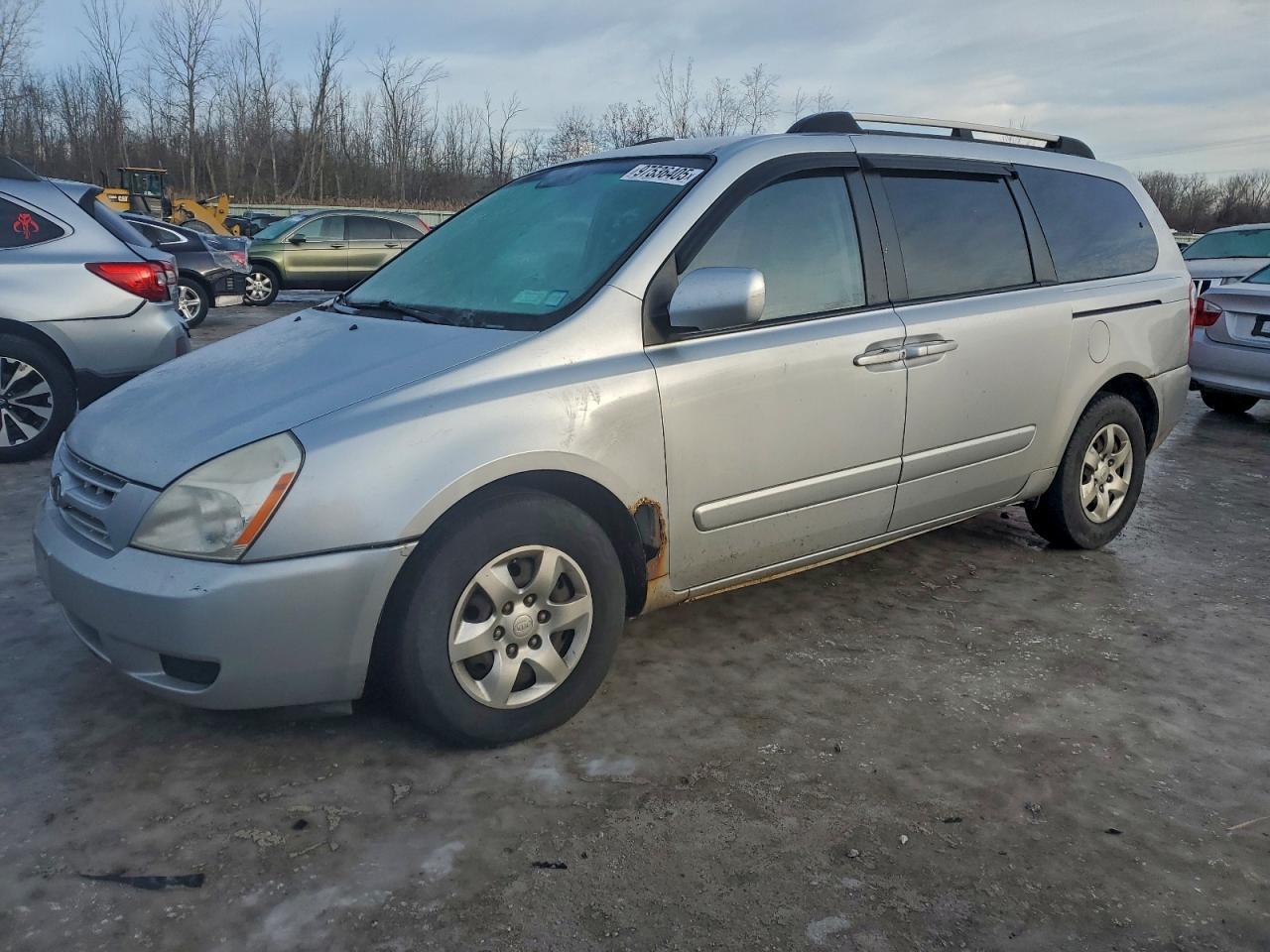 2008 KIA SEDONA EX — FRONT END damage — photo 1