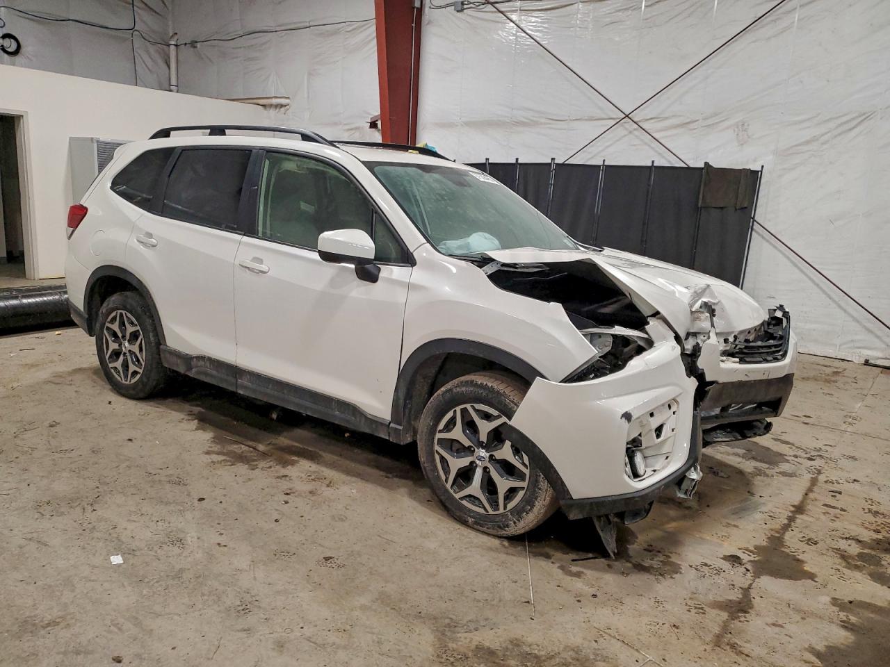 2020 SUBARU FORESTER PREMIUM photo 4