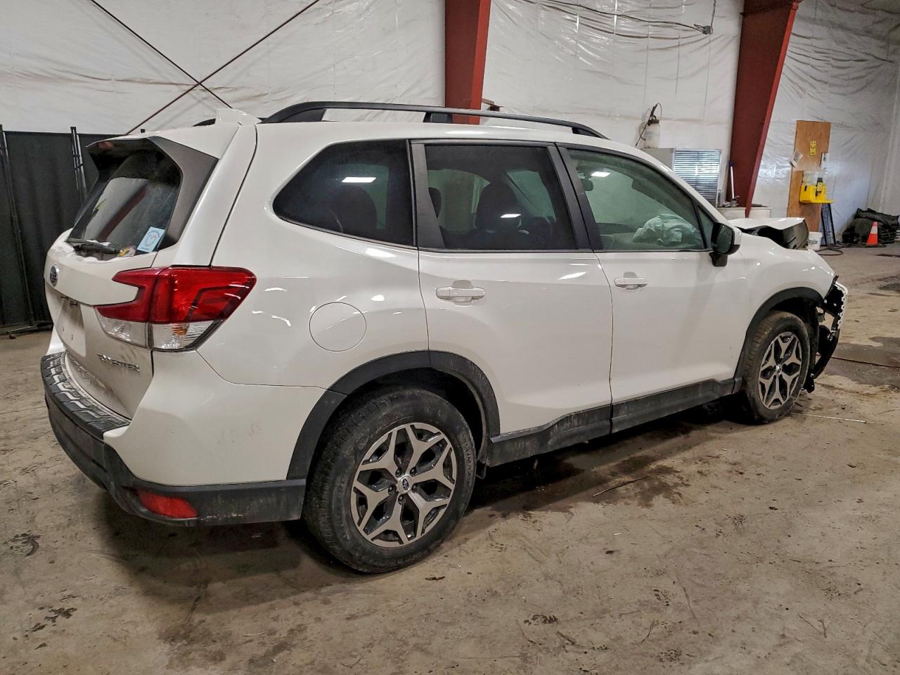 2020 SUBARU FORESTER PREMIUM photo 3