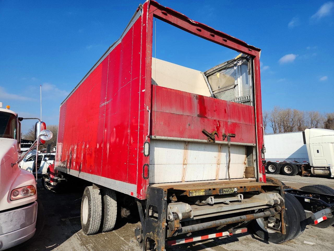 2015 FREIGHTLINER BUSINESS CLASS M2 BOX TRUCK photo 3
